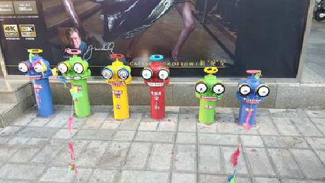 布拖商业区彩绘