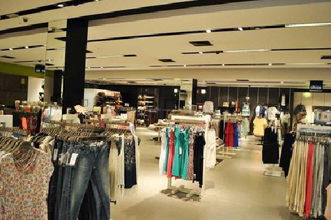 布拖商场里的店面怎么装修？